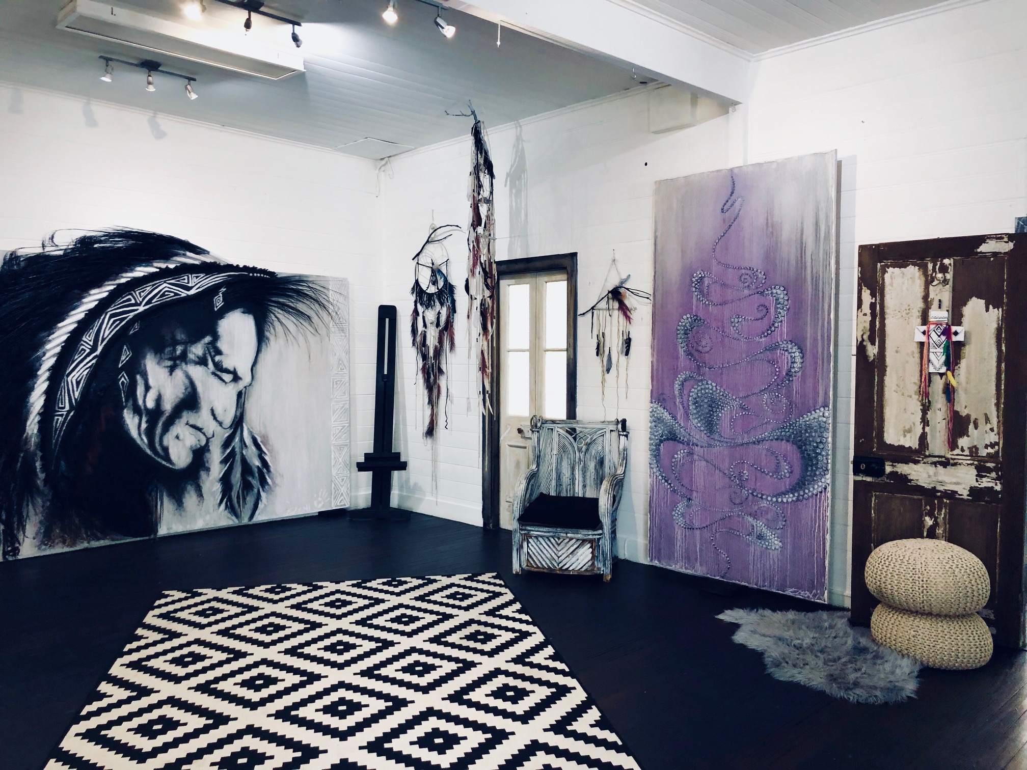ELENI ... ART GALLERY / STUDIO @ 7 Marvell St Byron Bay, NSW. Australia ELENI ... ART GALLERY / STUDIO @ 7 Marvell St Byron Bay, NSW. Australia